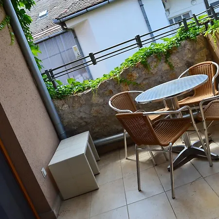 아파트 City Wall